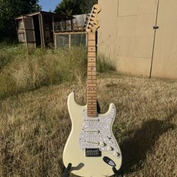 Squier Deluxe Stratocaster 
