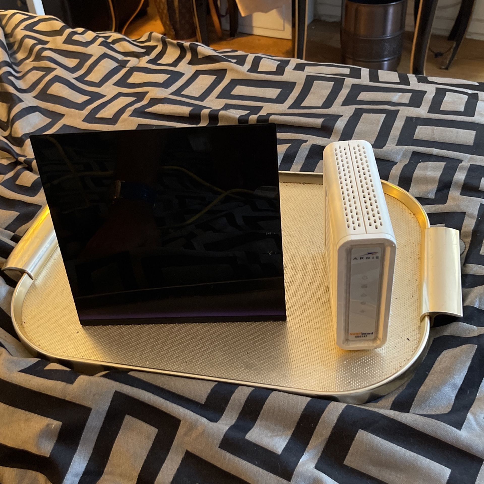 Arris Surfboard Sb6141 Modem /netgear R6250 Wifi Router