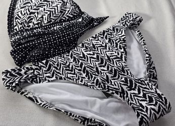 Women's New Bikini Bathing Suit Swimwear  - Bottom Size M/L and Top L/XL
