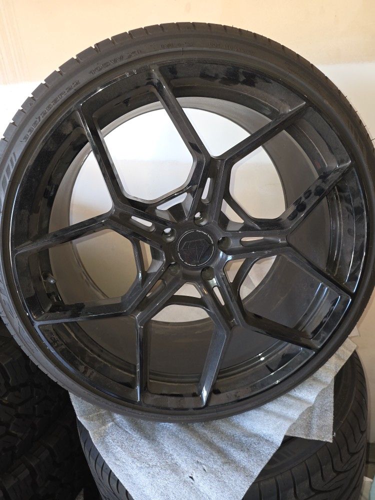 Staggered 22' Blaque Diamond Wheel & Tire Package