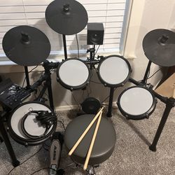 Alesis Nitro Max Drum Set