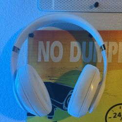 Beats Studio3s/color White And Gold/size Adjustable