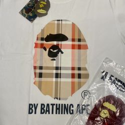 🔥BAPE X BURBERRY TEE SIZE L🔥
