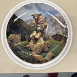 MI Hummel Calendar Plate Collection 