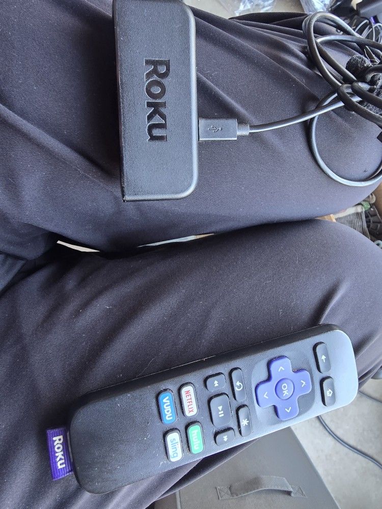 Roku Express HD Streaming Media Player with High Speed HDMI Cable and Simple Remote