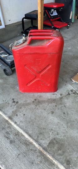 Fuel can