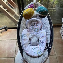 Baby swing 4moms - Like New