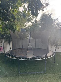 FREE - Trampoline