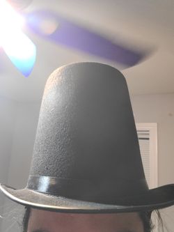 LIMITED EDITION ZENDAYA HAT.