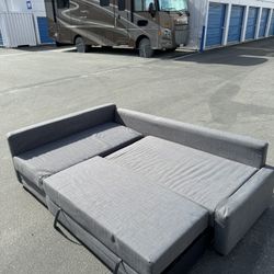 Pull Put Couch