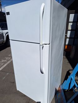 APARTMENT SIZE REFRIGERATOR (DELIVERED)
