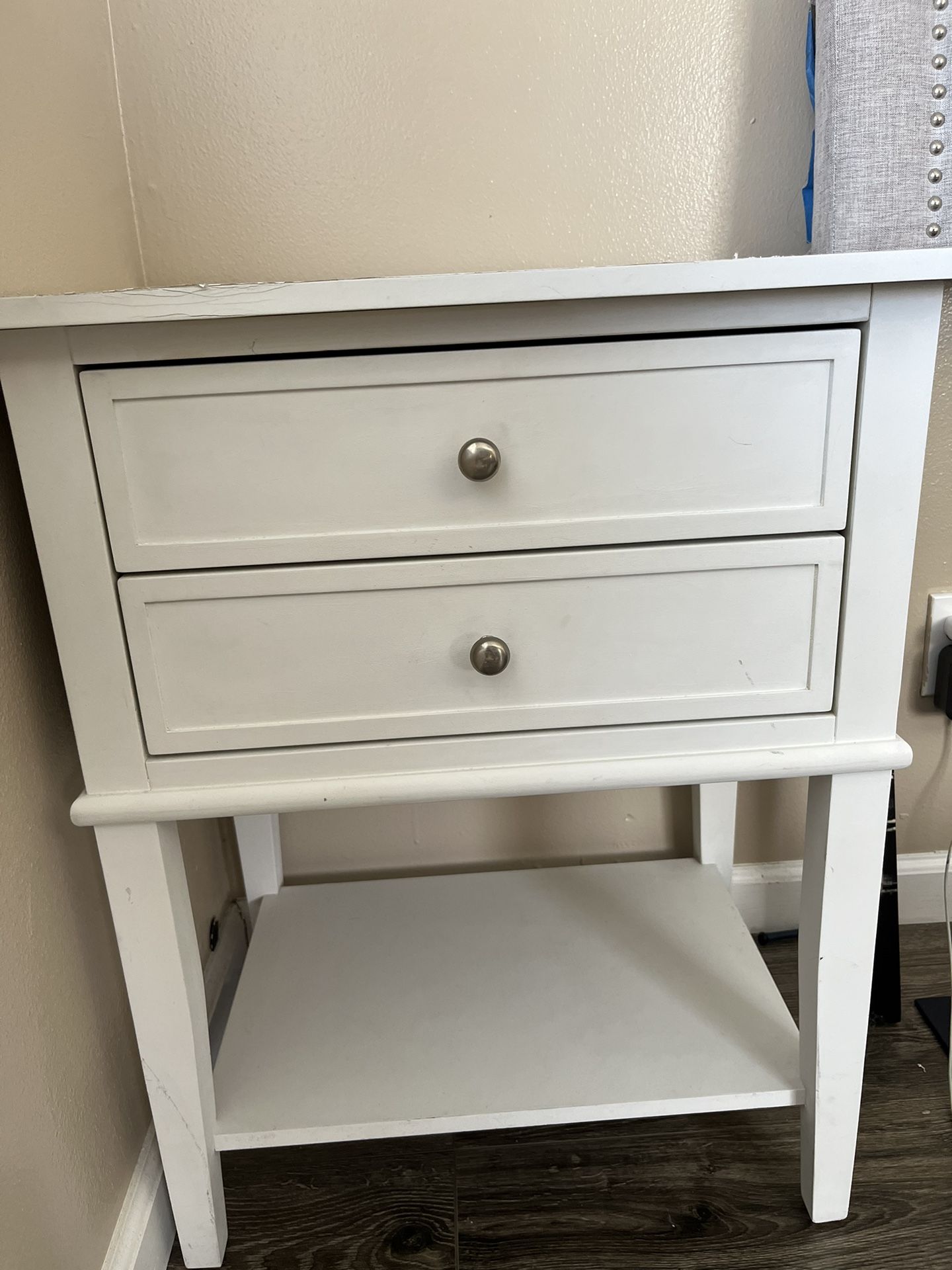 2 White Night Stands for Sale in Bakersfield, CA OfferUp