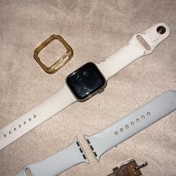 Apple Watch Series 5 W/ Watch Bands