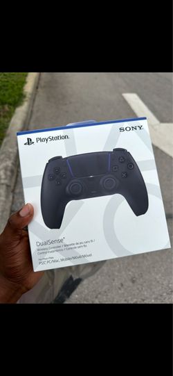 Black ps5 dual sense controller