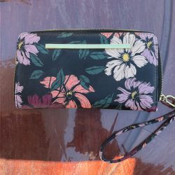 Steve Madden Floral Wallet / Wristlet