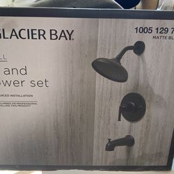Glacier Bay Oswell Tub And Shower set Matte Black