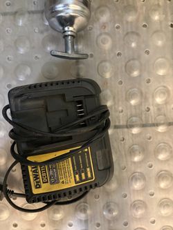 DeWALT  grease gun