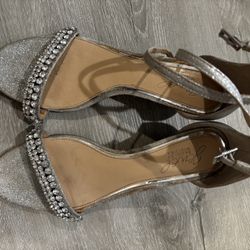 Jewel Badcley Party Sandel