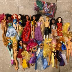 Mixed Doll Lot Disney, Bratz, Etc With Lots Of Doll Clothes