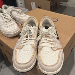 Jordan 1 Low OG Size 9