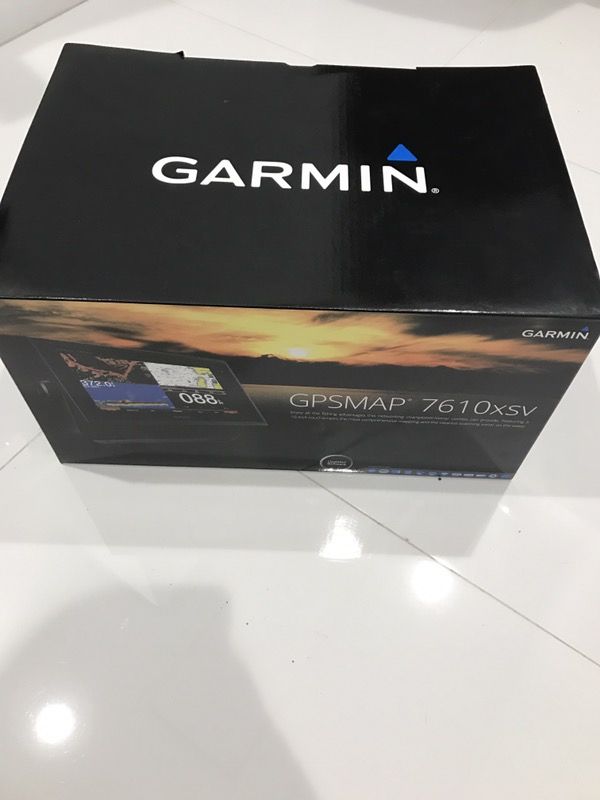 Garmin 7610xsv marine GPS chart plotter fish finder
