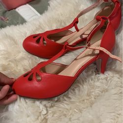 Red Pumps