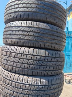 Vendo 4 Llantas Usadas 265 70 17 Par Y par