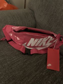 New pink Nike Fanny pack