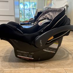 Chicco Car seat Good Condition