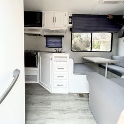 2000 Ford E-350