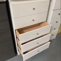 Five Drawers Dresser With Rails