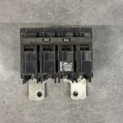200 AMP SIEMMENS QUAD 