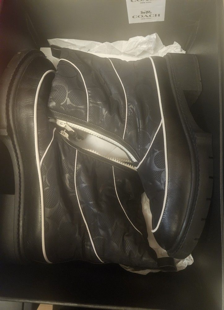 Women Coach Boots Size 9
