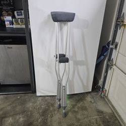 Crutches with armpit and hand cushions