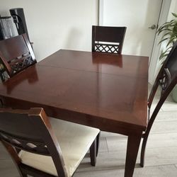 Expandable Wooden Dining Table w/ 4 Chairs