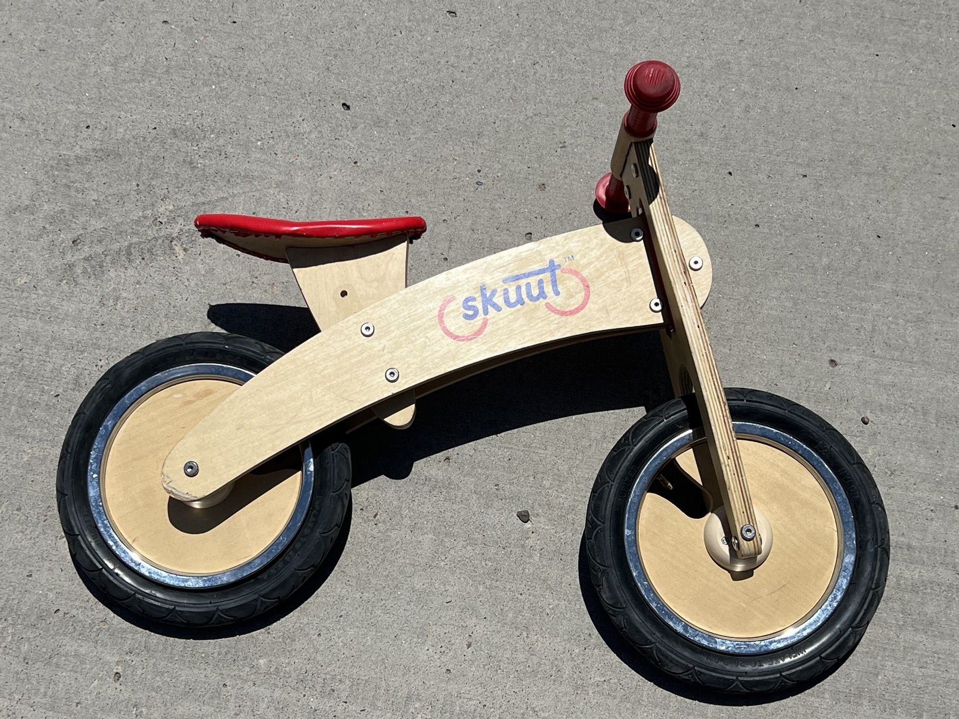 skuut balance bike
