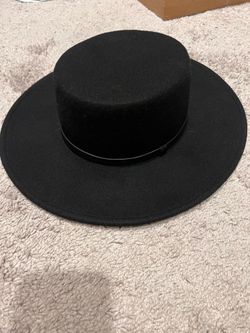 Fedora/ flat brim cowboy hat