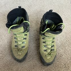 Salewa Men’s Size 6 Mountaineering boots
