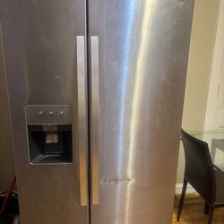 Stove And Refrigerator 