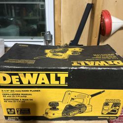 Like New Dewalt 3  1/4 Hand Planer 