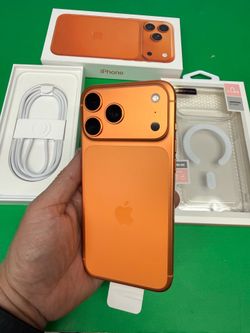 iPhone 17 pro max 256gb unlocked with new phone case   ( Liberado )