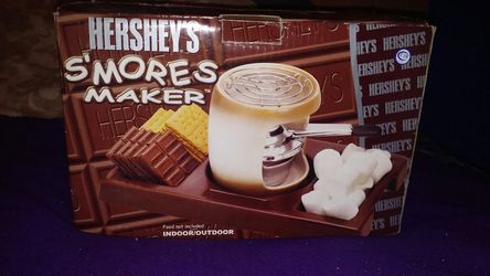 HERSHEY'S SMORES MAKER WITH FONDU AND STERNO BURNERS