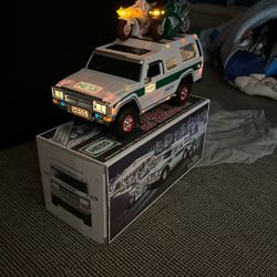 Hess  2004Utility Vehicle And Motorcycle 