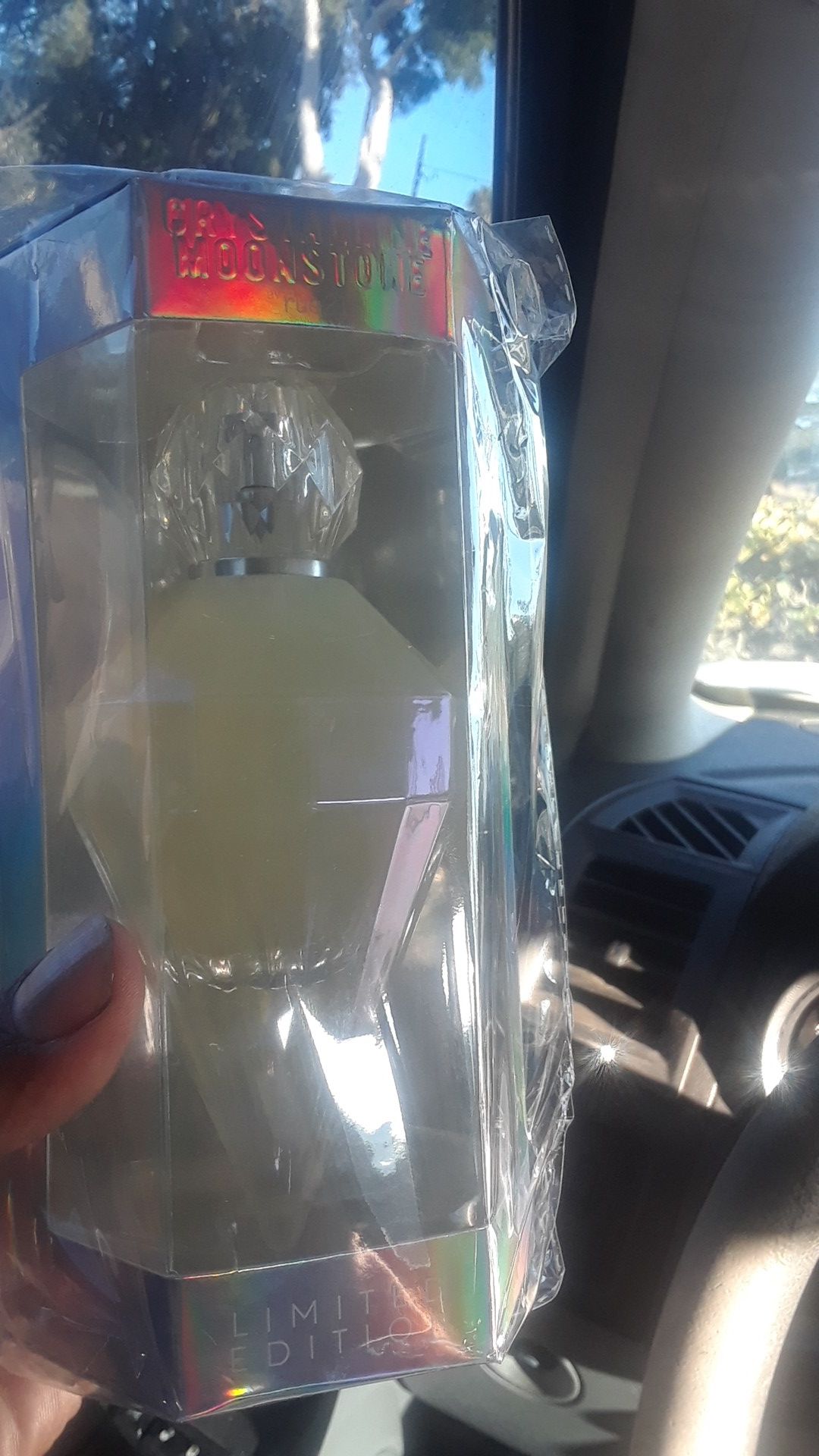 Perfume crystalline moonstone