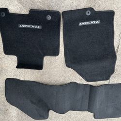 Hyundai Tucson Floor Matts Or Make An Offer