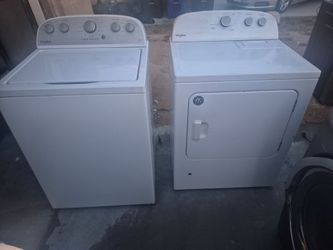 Whirlpool Heavy duty washer and gas dryer set