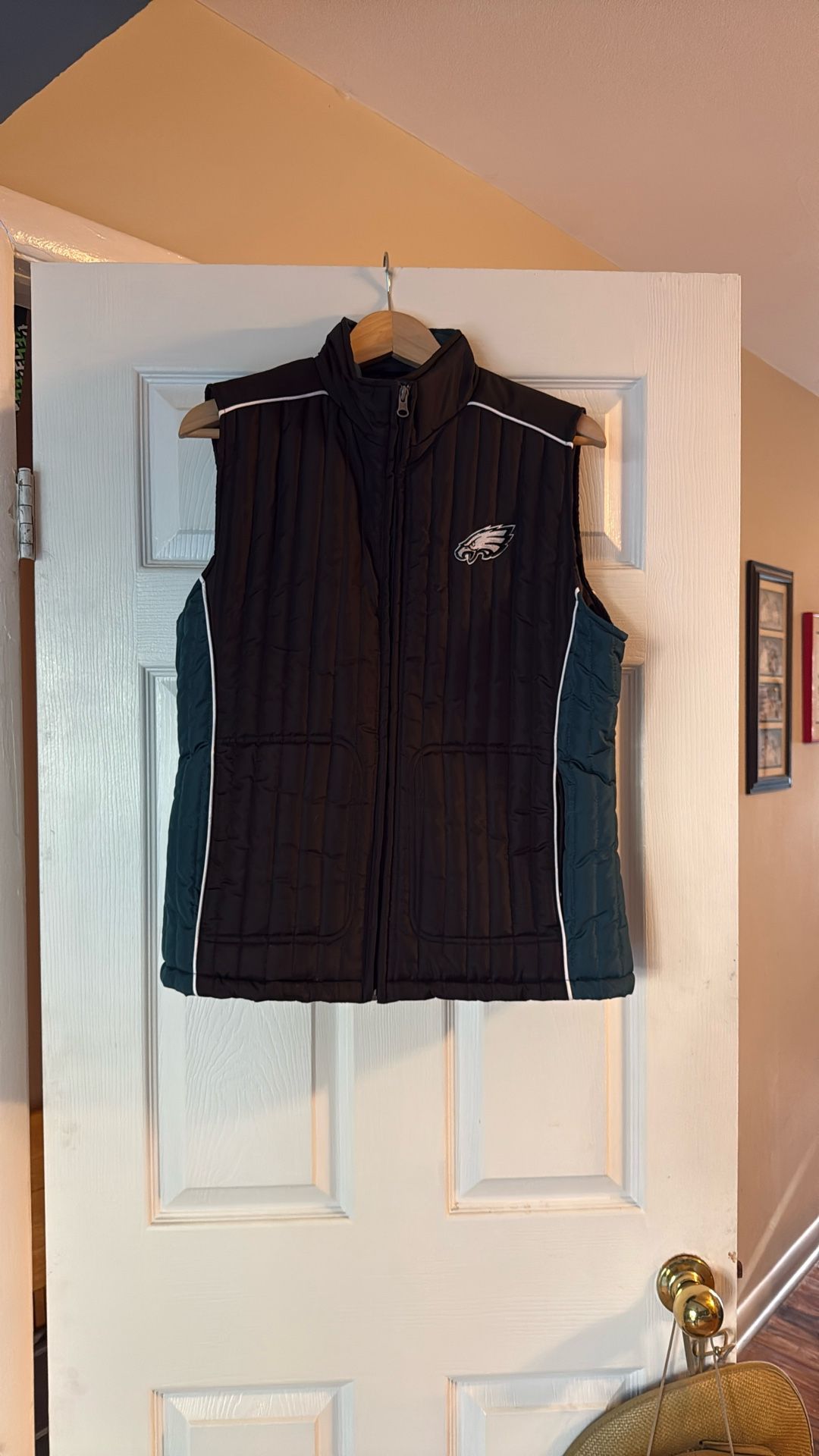 Eagles Women’s Light Jacket Vest