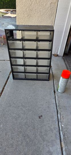 Cubby with drawers - missing 1 drawer