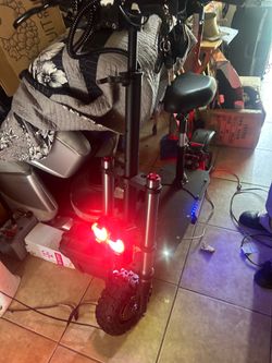 Quickwheel Explorer 60V/38Ah 6000W Electric Scooter