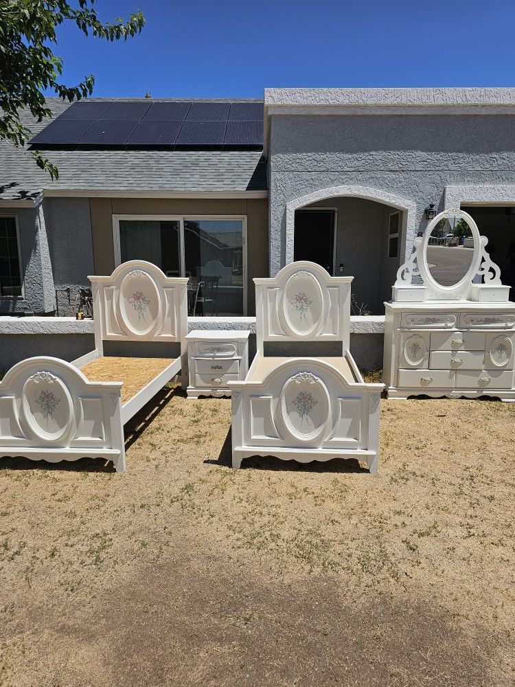 2 Twins Bed Sets